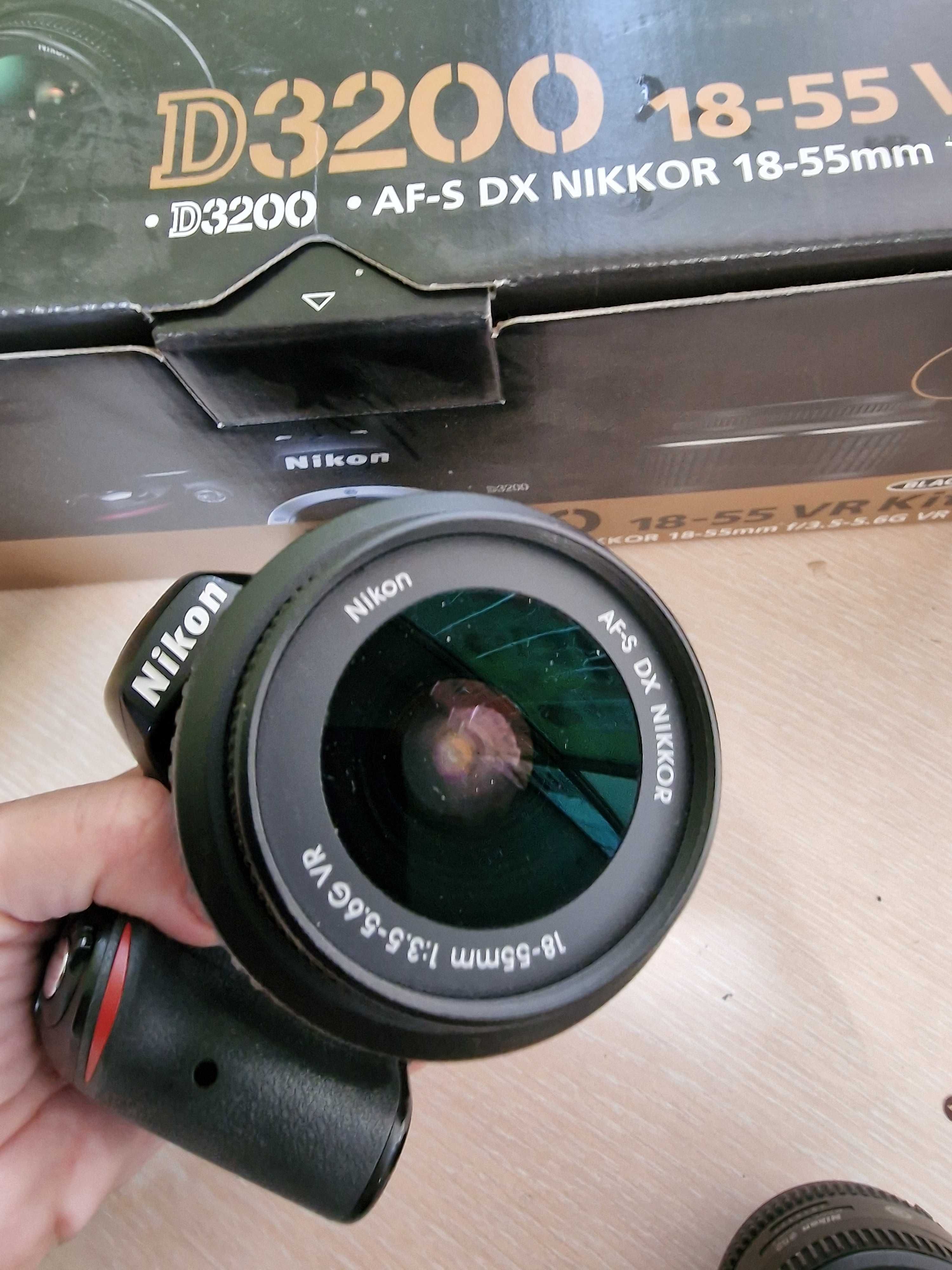 Фотоапарат Nikon D3200 с 2 обектива плюс статив Benro