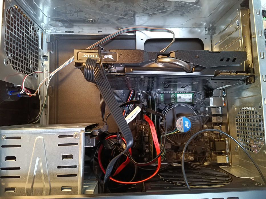 Computer PC Gaming  COMPLET Cu monitor 1500 ron+ BONUS