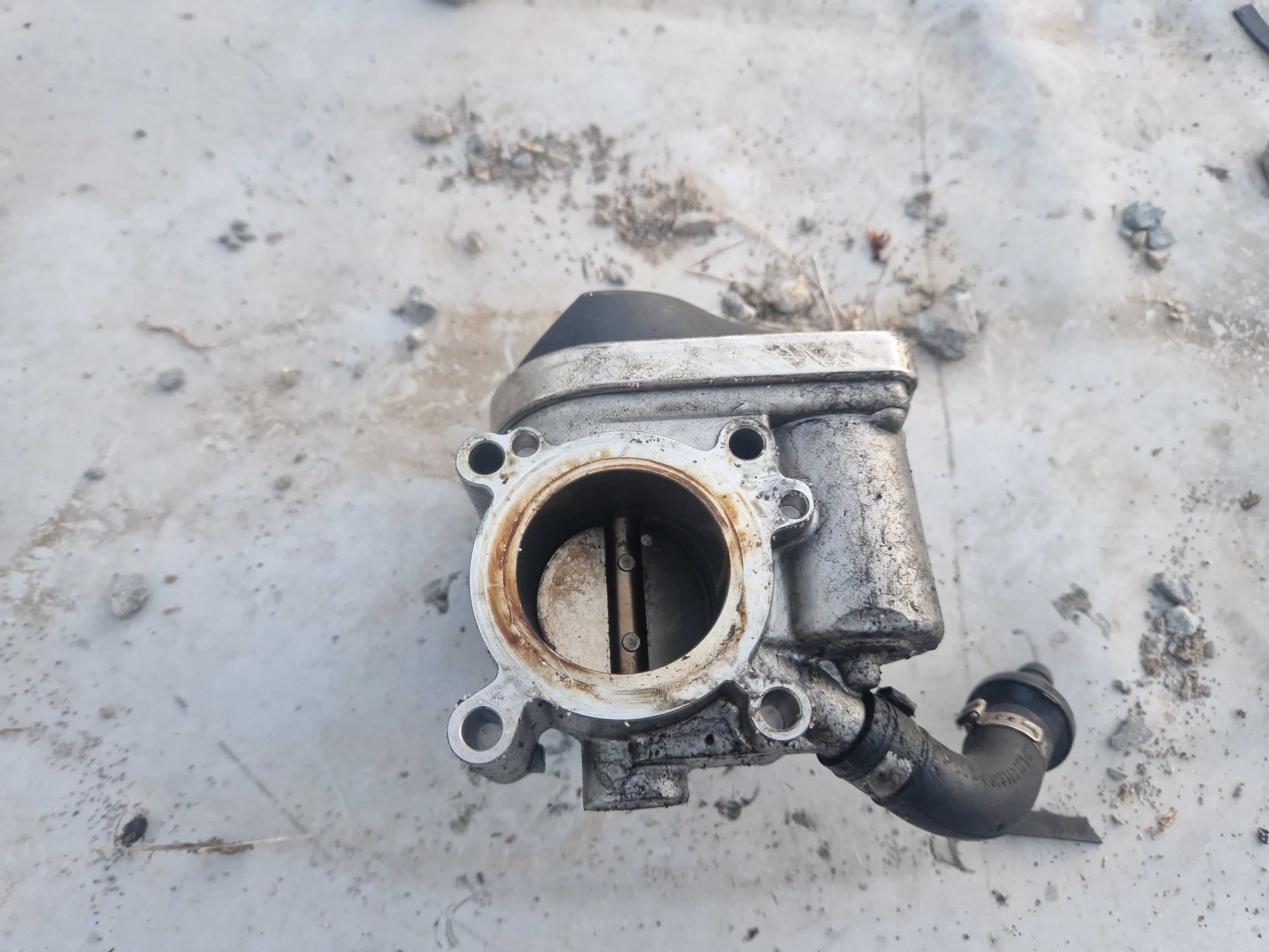 Дроселова клапа за Фолцваген Голф 4,1.4i,16v,75кс.