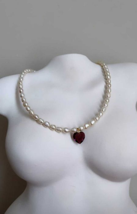 Продам колье с сердечкой, новое , качественное