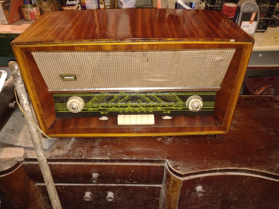 Radio pe Lampi Electronica