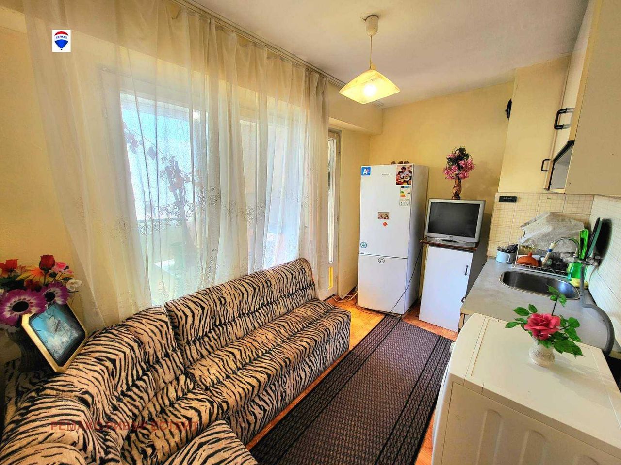 Продава се Едностаен апартамент в Русе, Чародейка - Юг - 39 кв.м за 1065 €/кв.м - Снимка #2