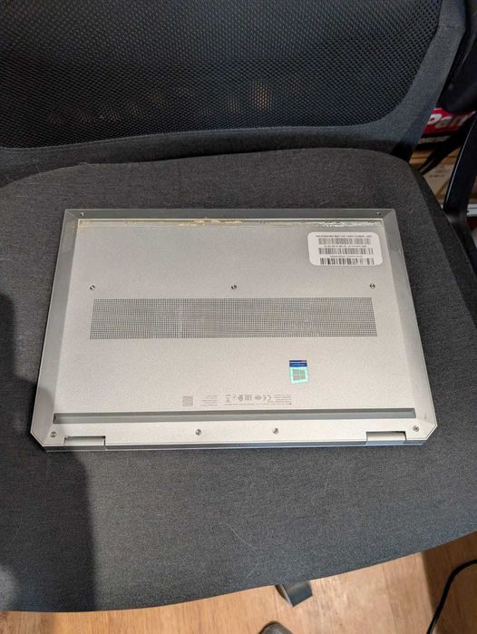 Laptop Elitebook 1050 G1 - placa de baza defecta, se vinde intreg