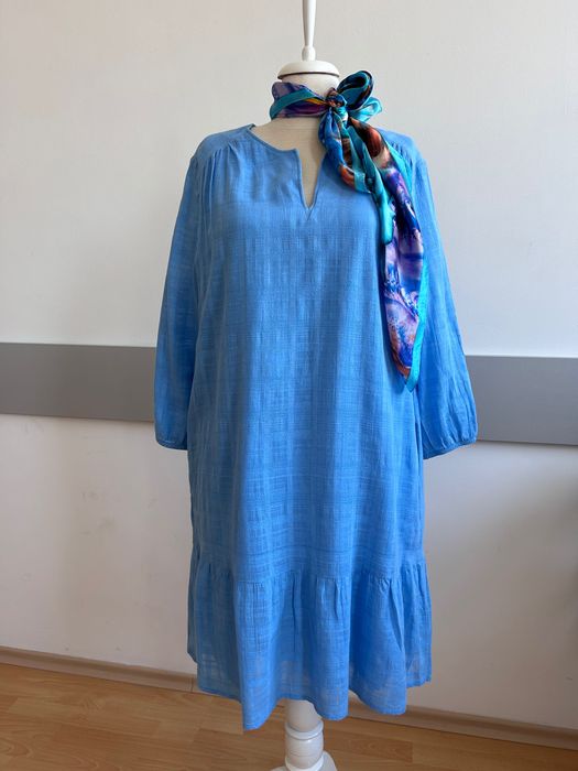 Marie Mero нжна рокя в морско синьо