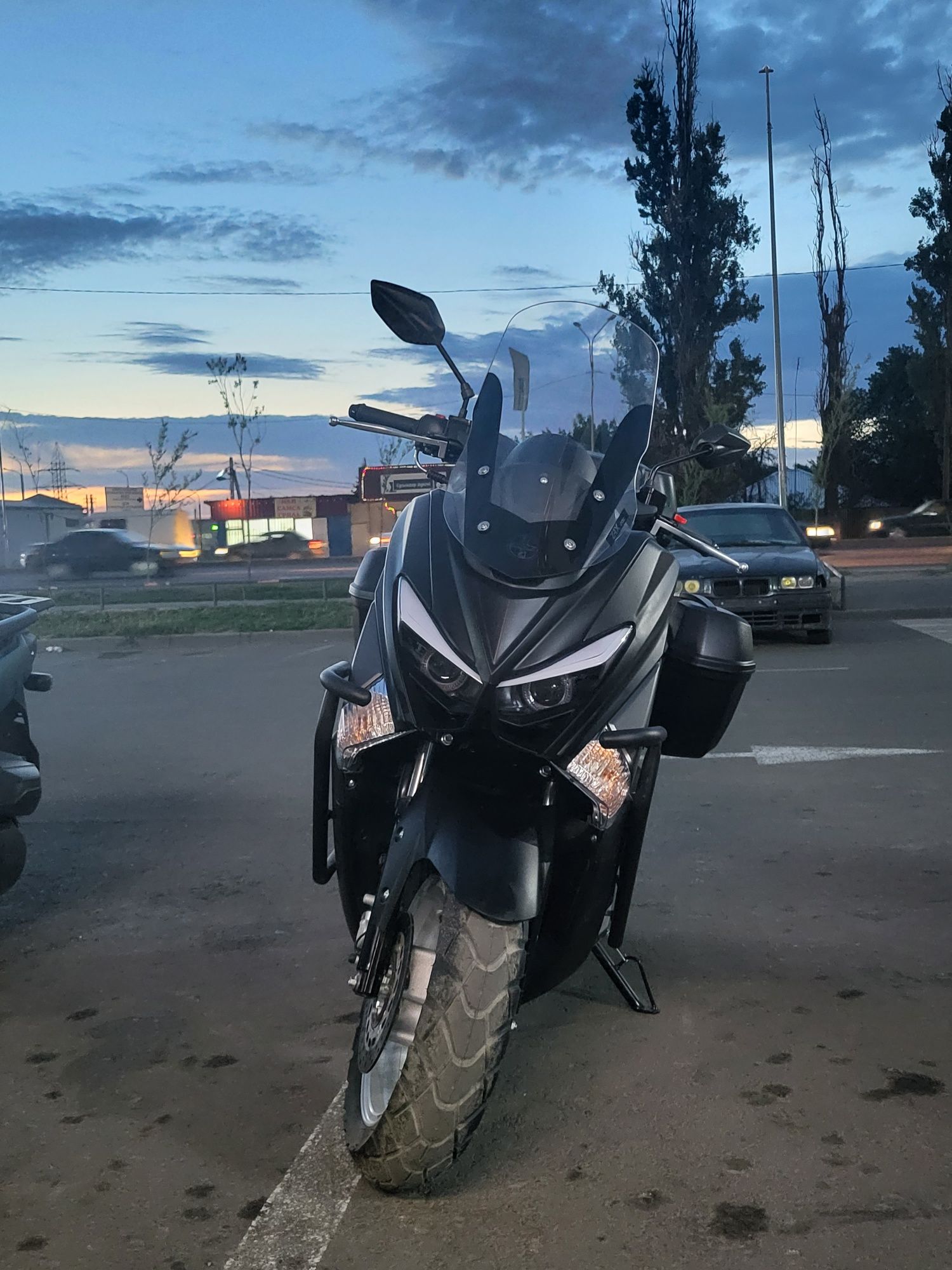 N MAX 200CC Скутер