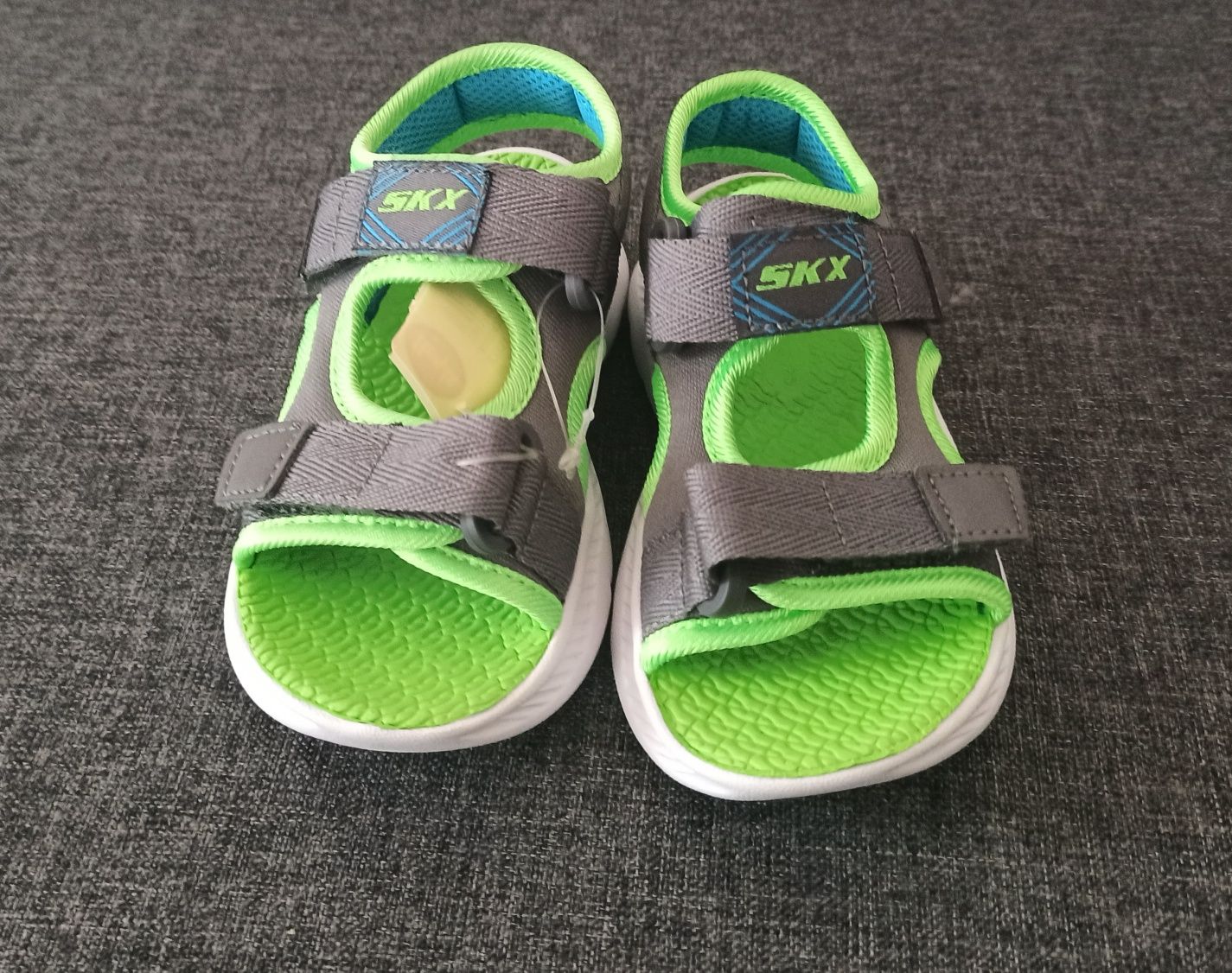 Sketchers noi măr. 25