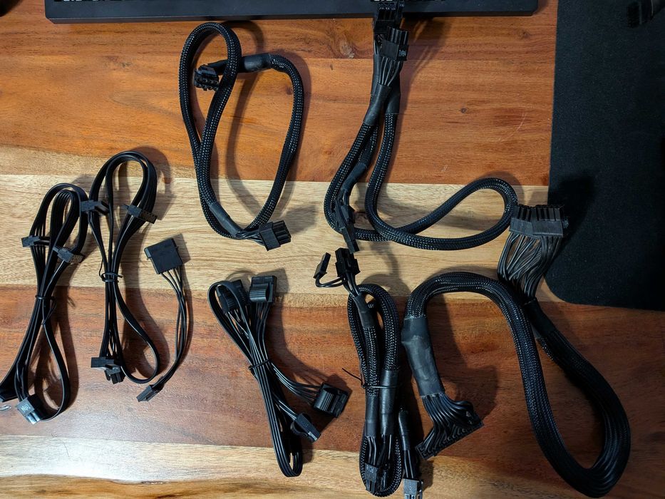 Sursă Corsair RM650x (650W, 80+ Gold, Full Modular)