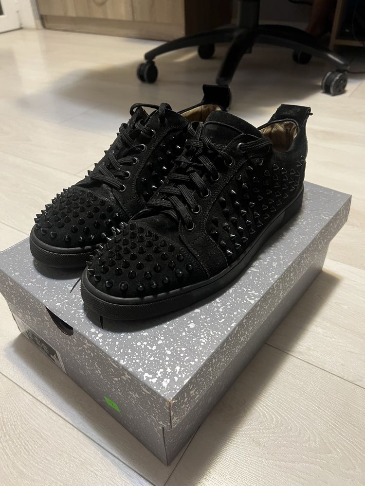 Louboutin spikes обувки
