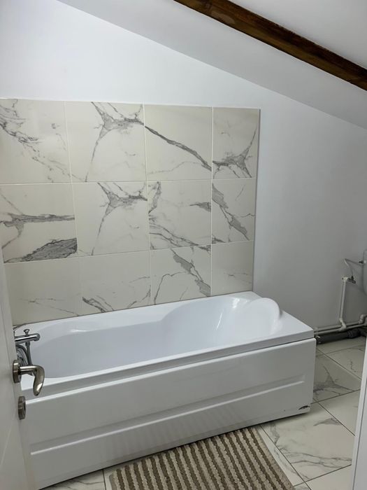 Apartament Mobilat La Piata Mare!