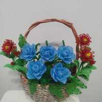Новинка Астры и синие розы в корзине,
Высота корзины 30 см , ширина ко