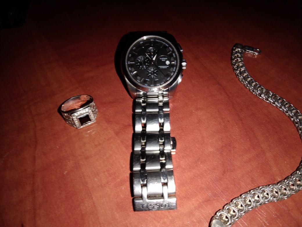 Комплект часы тиссиот и браслет