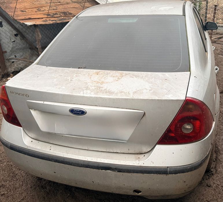 Vând Ford Mondeo 2002 pentru dezmembrări