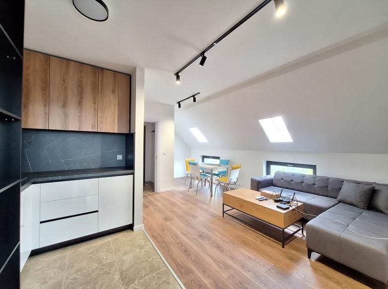 Дава се под наем Двустаен апартамент в Пловдив, Христо Смирненски - 60 кв.м за 425 € - Снимка #1