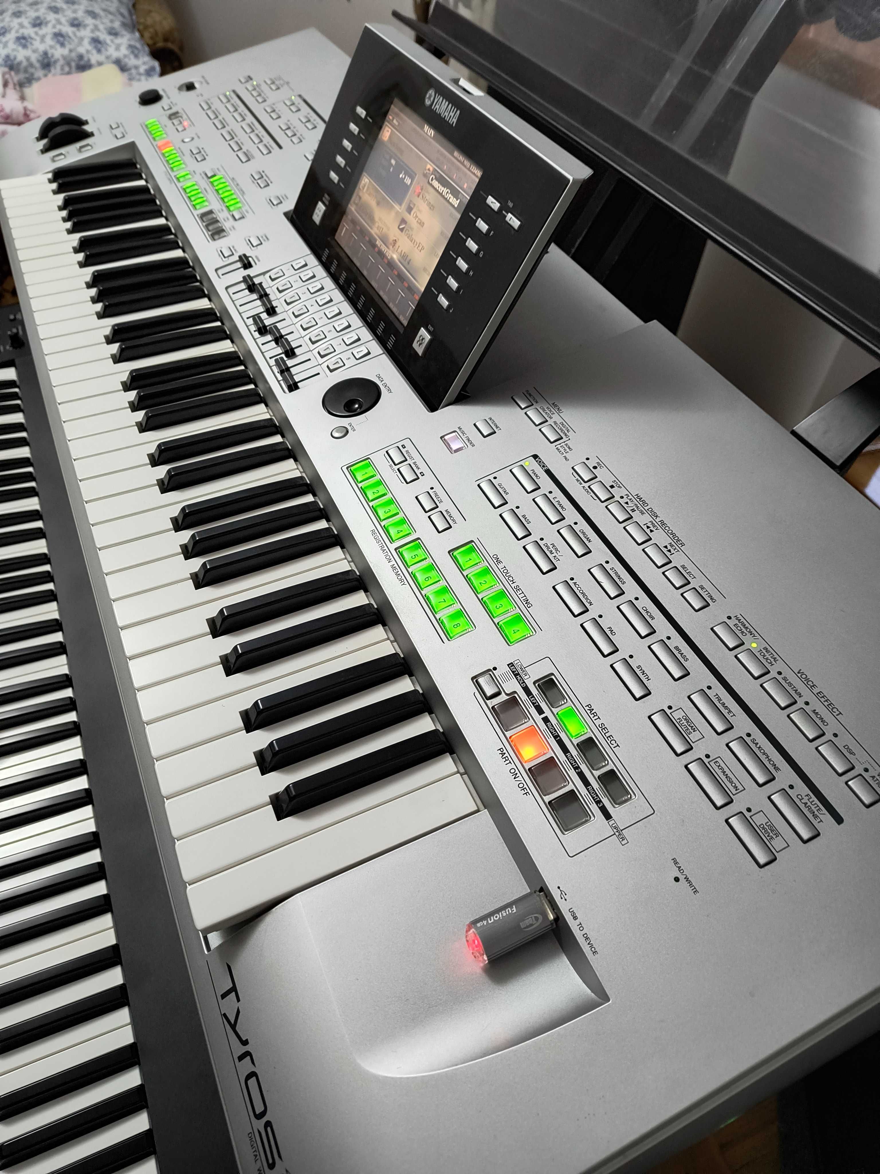 De vanzare  Digital Workstation Yamaha Tyros 3
