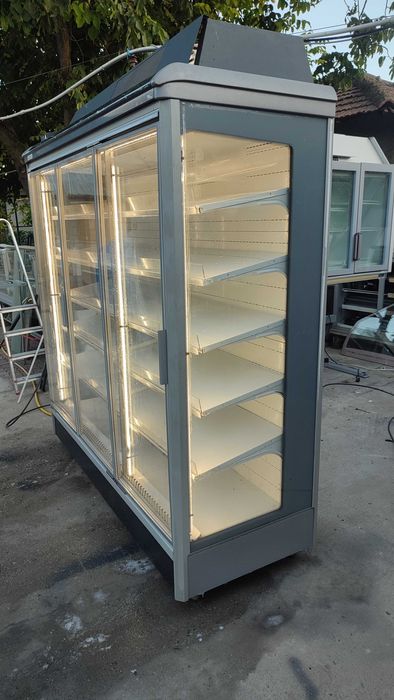 Vitrina frigorifica băuturi,lactate, mezeluri