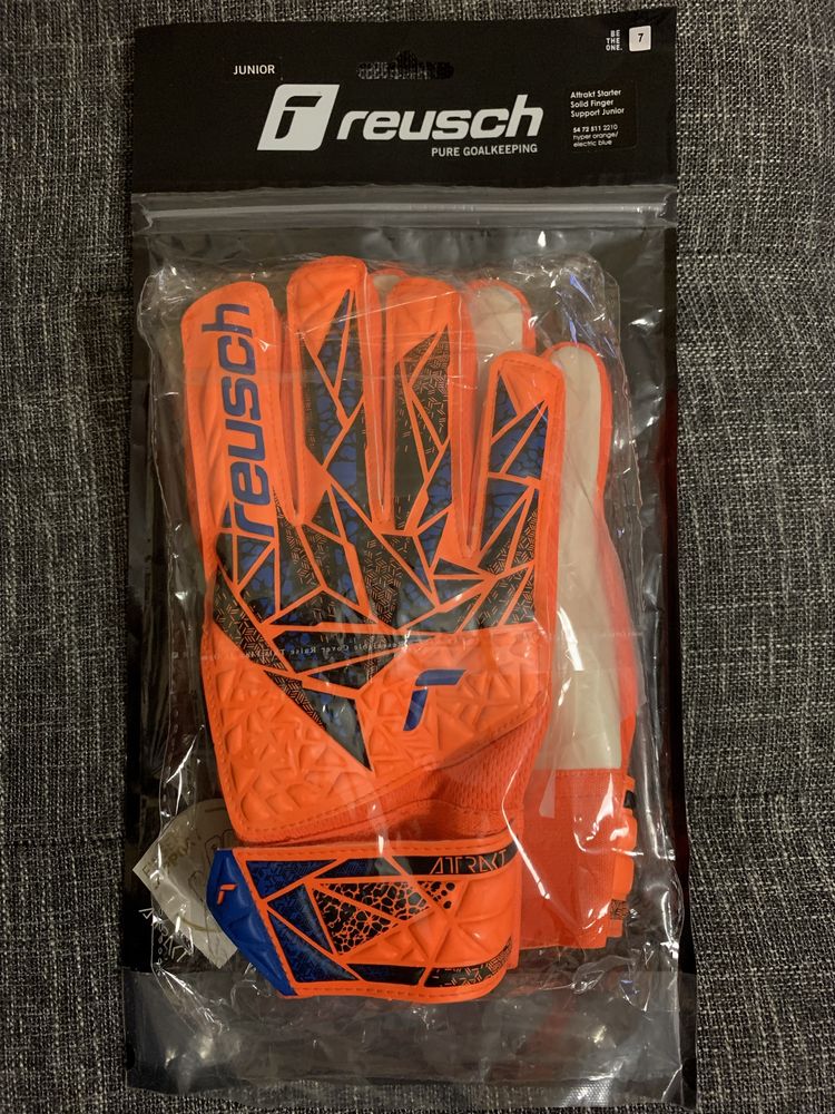 Детски вратарски ръкавици Reusch Kids Attrakt Starter Solid
