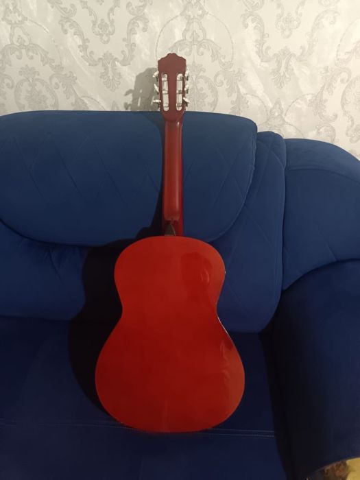 Продам гитару  в хорошем состаянии