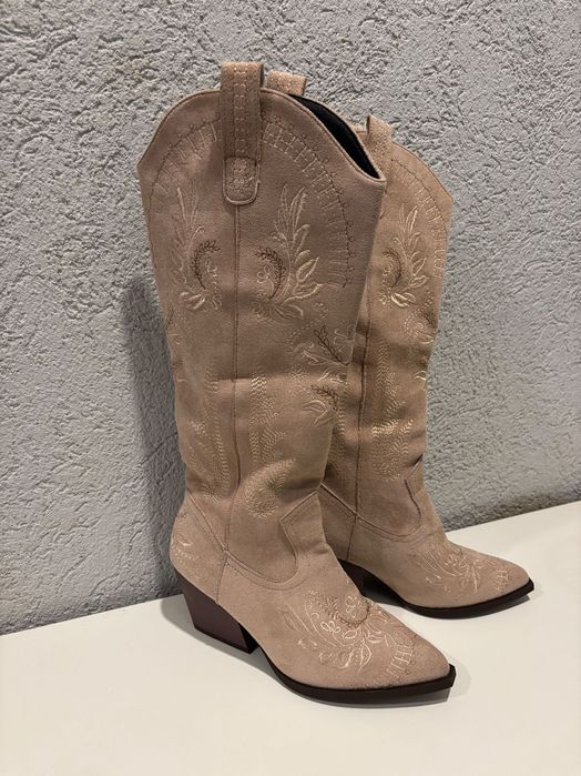 Чисто нови ботуши