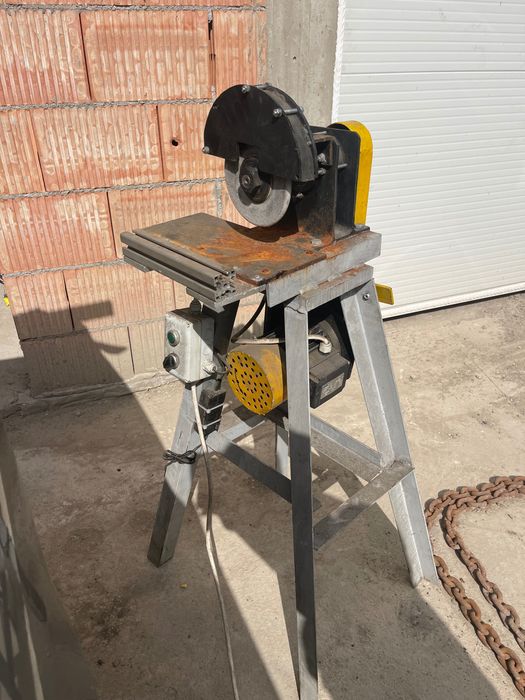 Polizor profesional cu banc