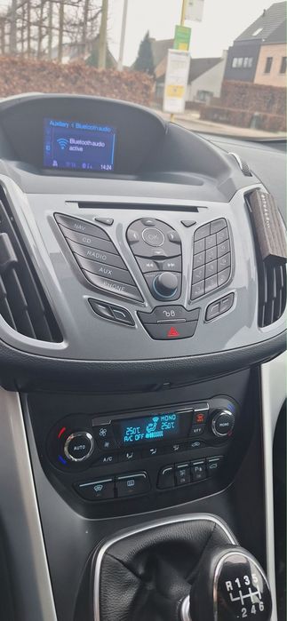 Vând Ford C-Max 2011 – stare excelentă, dotări premium!