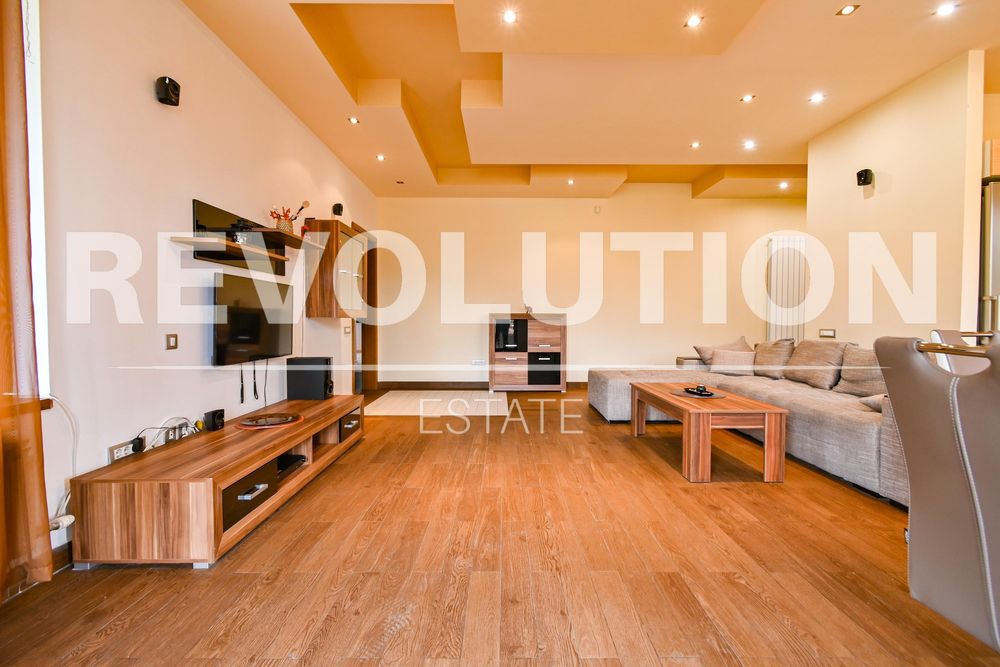 Дава се под наем Четиристаен апартамент в София, Витоша - 300 кв.м за 1900 € - Снимка #2