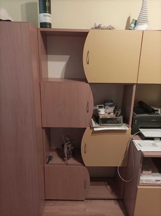 Секция с гардероби библиотека и бюро