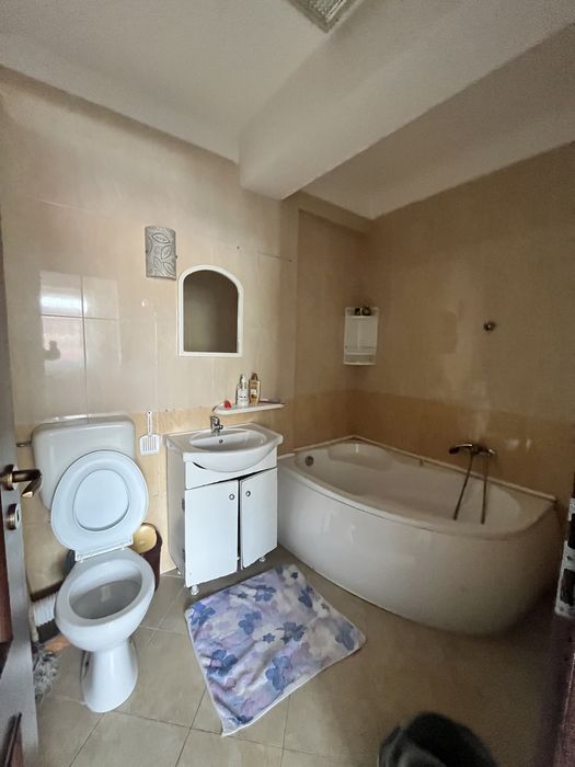 Închiriez garsoniera,zona Carrefour Colentina