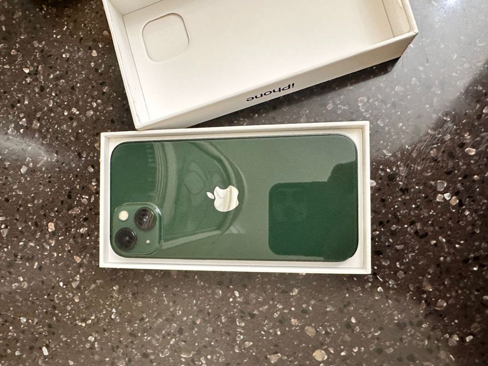 Продам iphone 13
