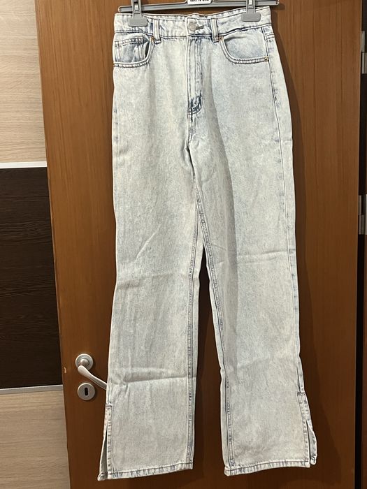 Светли дънки с широк крачол