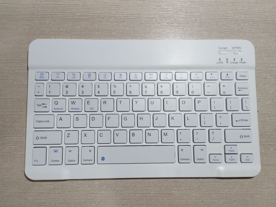 Беспроводная клавиатура для IPad