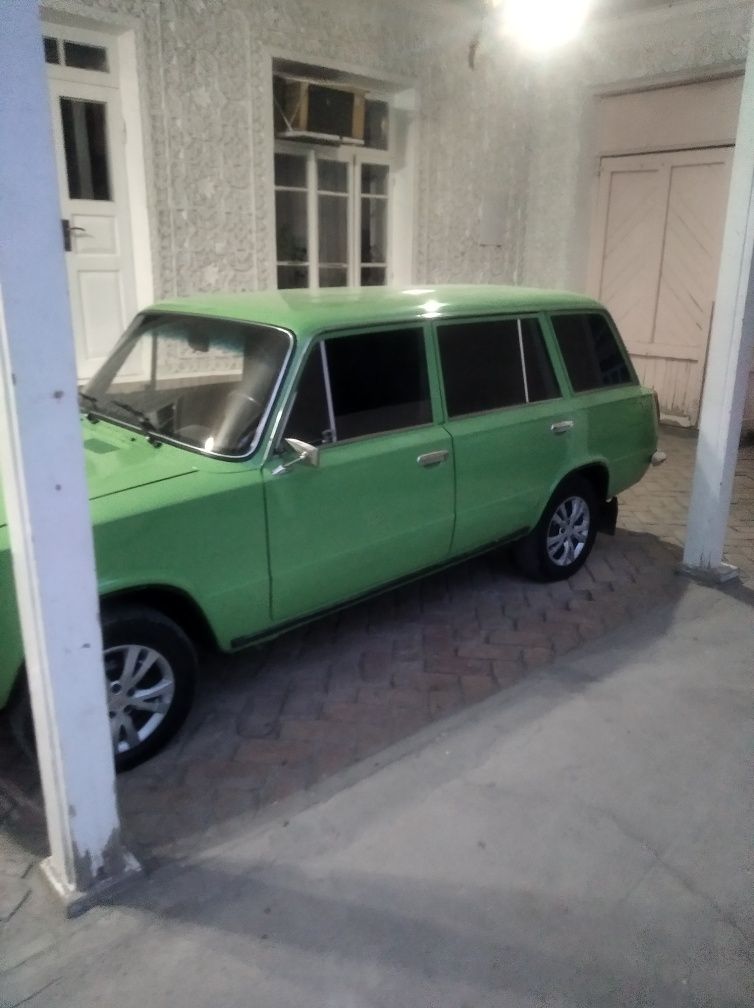 Ваз 2102 сотилади