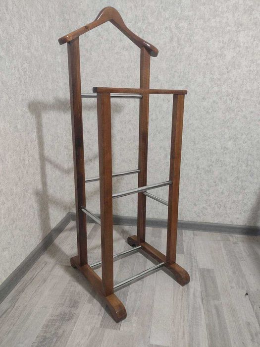Вешалка для мужского гардероба. Хорошее качество.
