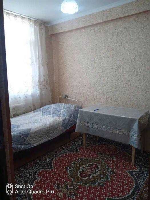 Сдается чистая 2-х переделана в 3-х комн по ул Бабура, напротив Узбеги
