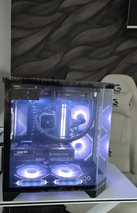 Calculator PC Gaming - Ryzen 5 9600x / RTX 5060 / 32GB Ram DDR5