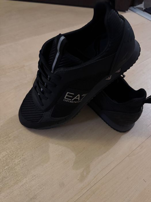 Emporio Armani обувки