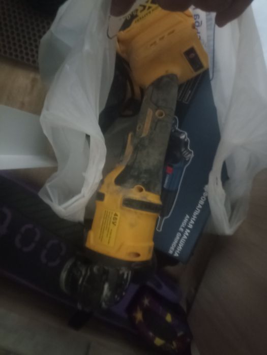 Болгарка аккумуляторная