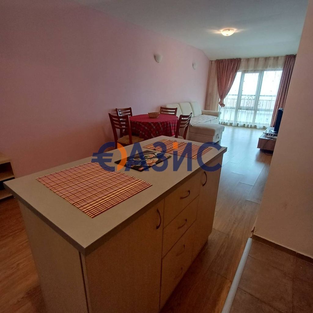 Продава се Двустаен апартамент в Свети Влас - 67 кв.м за 1314 €/кв.м - Снимка #14