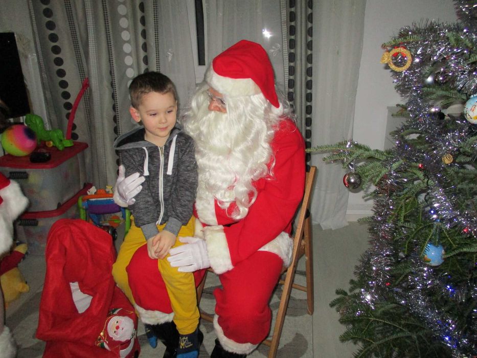 Mos Craciun 150 de lei acasa la copii dumneavoastra 2025