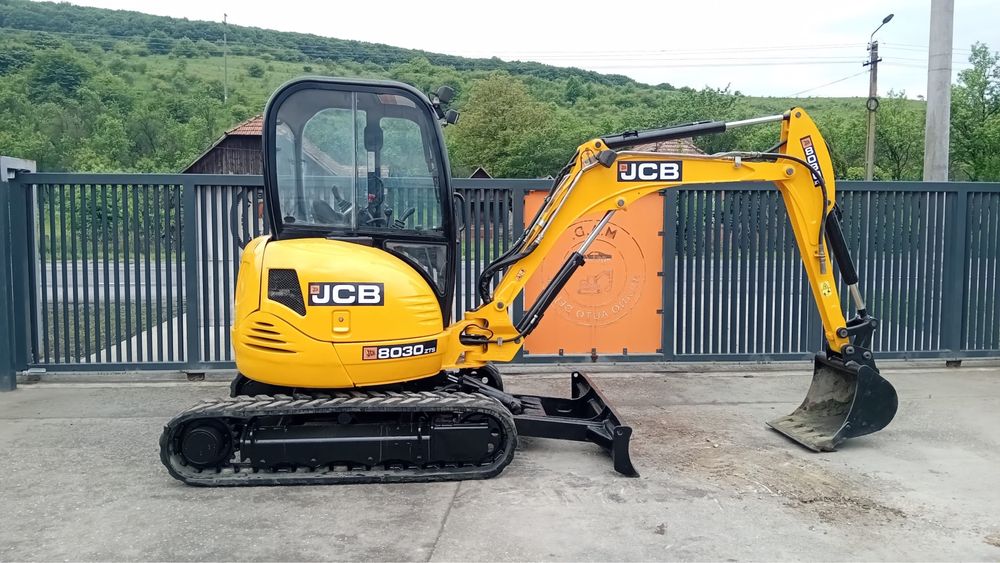 Miniexcavator jcb 8030 an 2020