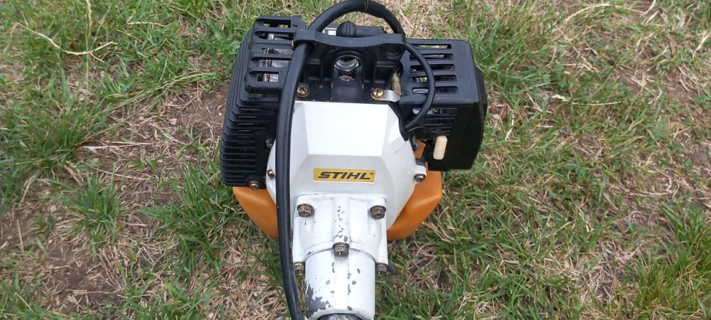 Vând cositori stihl și echo