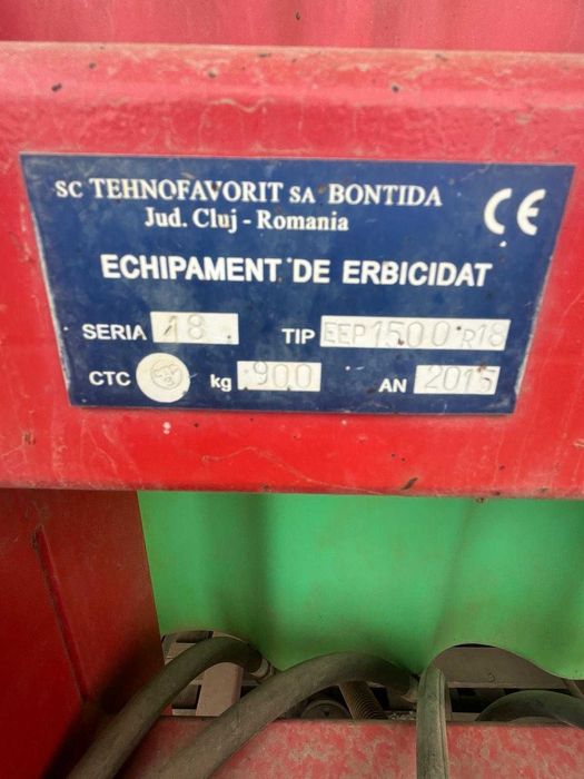 Masina de erbcidat Met  1500 l, 18 m latime