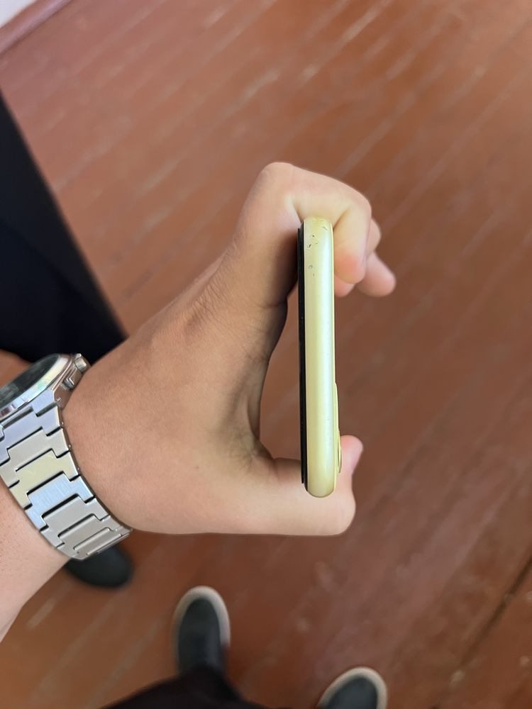 Iphone 11 ideal.