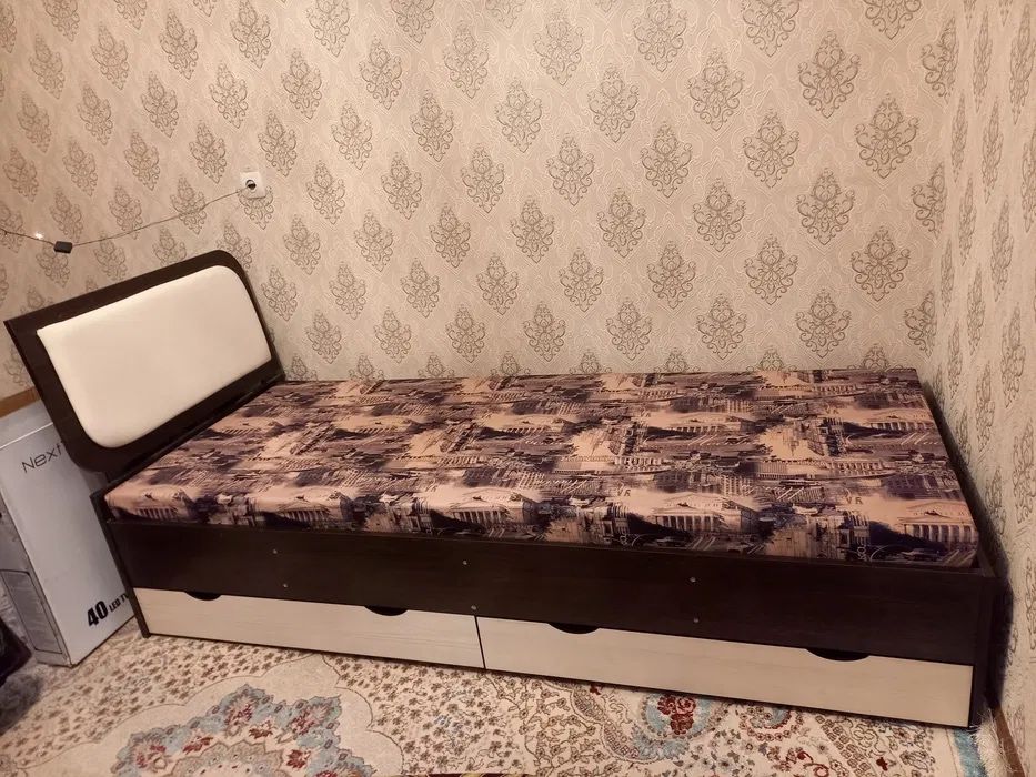 б/у кровать в хорошом состояни