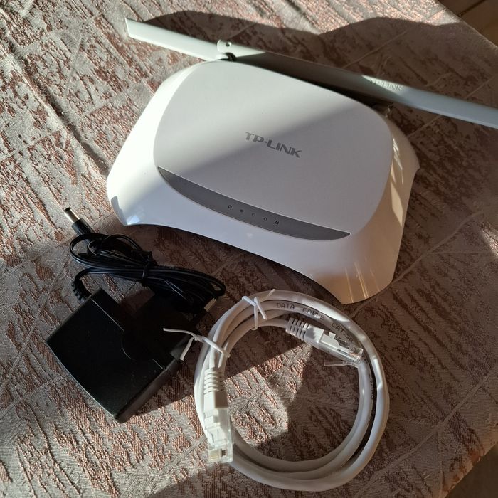 Рутер TP-Link TL-WR840N – стар, но работещ с кабел и захранване