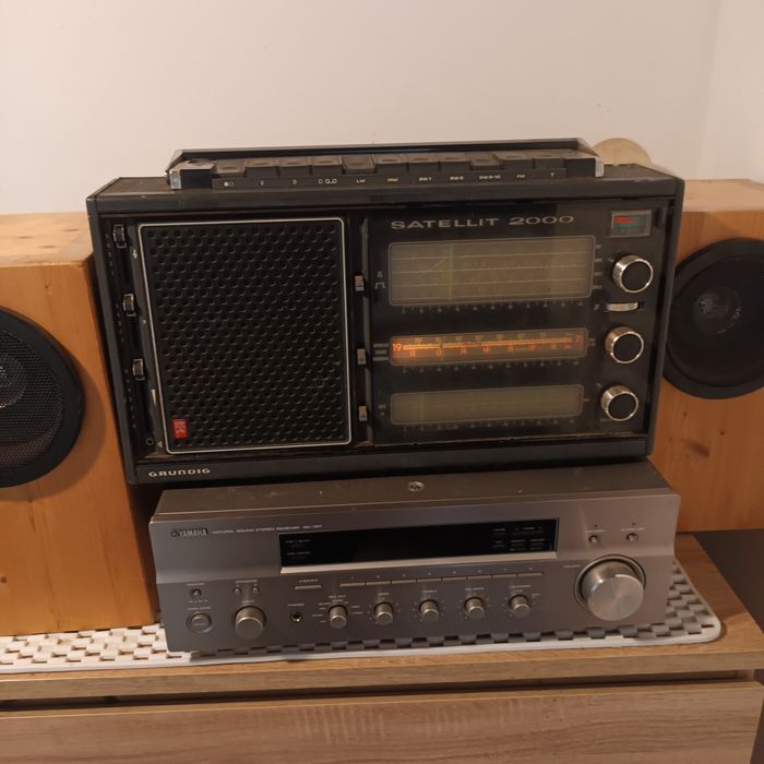 Radio Grundig satelette 2000