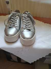 Pantofi Guess Argintiu