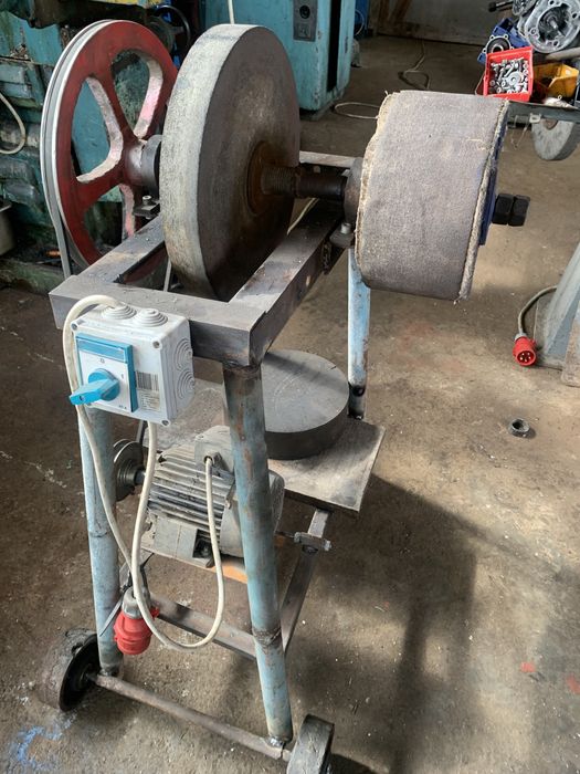 Tocila cu piatra si smirgel