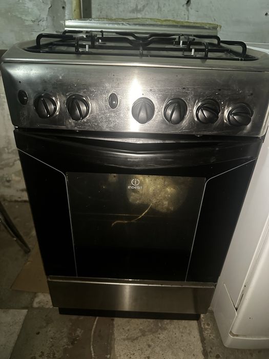 Продам газовую плиту