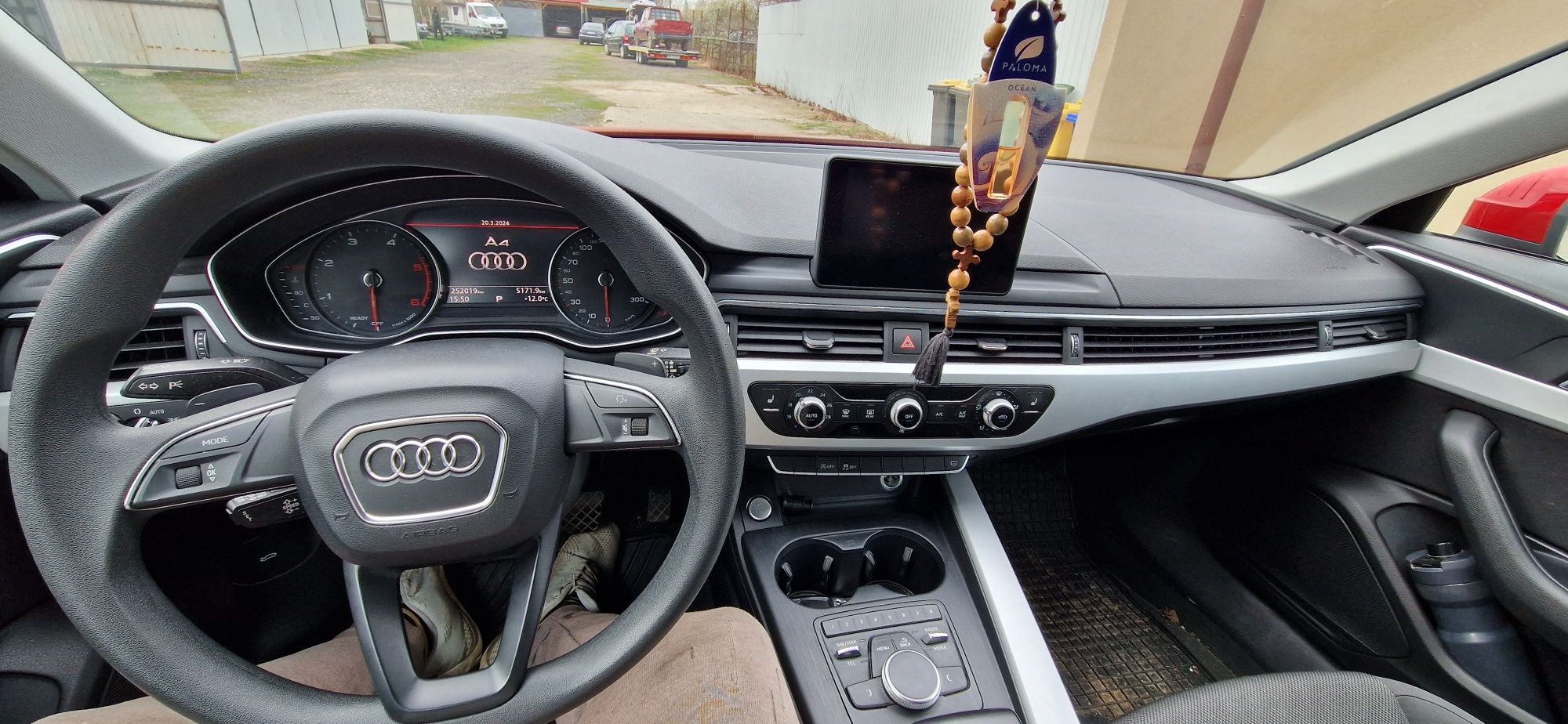 Audi A4 B9 Ultra / 2017 / 2.0 TDI