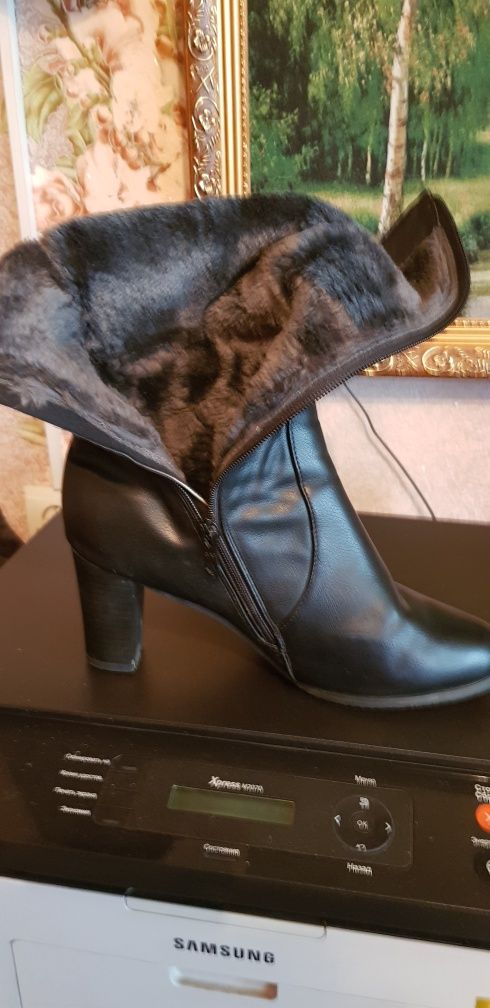Продам зимние сапоги